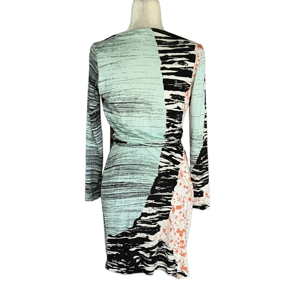 LN Diane Von Furstenberg Valencia Silk Pastel Wrap Mini Dress in Rockscape - 4 - Picture 10 of 16